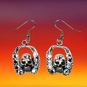 Skull Dangle Earring with Swarovski Crystals. New!!!